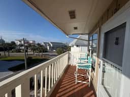 2 Bedroom Condo located in the desirable Holiday Isle!