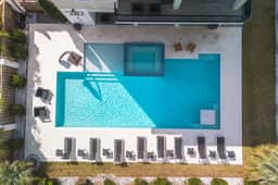 Born 2 Beach – Luxury 10BR Private Heated Pool + Spa, Golf Cart, Bikes