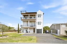 Born 2 Beach – Luxury 10BR Private Heated Pool + Spa, Golf Cart, Bikes