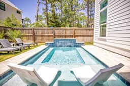 Juan Fine Day, Luxury Seagrove Beach Home w Heated Pool, Golf Cart & Bikes