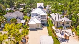 Juan Fine Day, Luxury Seagrove Beach Home w Heated Pool, Golf Cart & Bikes