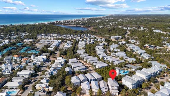 Casa De La Sea, Bright Coastal Retreat with Golf Cart, Bikes & Community Pool