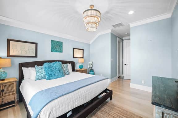 Beach Bike Cottage 5 Bedroom, King Beds, Coastal Luxury Living, EV Charger