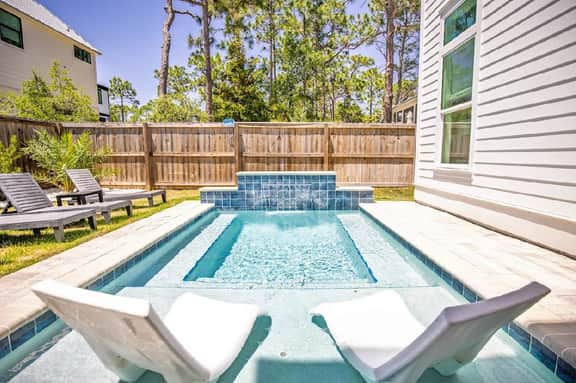 Juan Fine Day, Luxury Seagrove Beach Home w Heated Pool, Golf Cart & Bikes