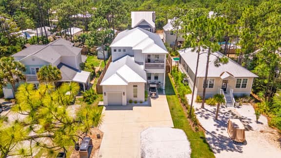 Juan Fine Day, Luxury Seagrove Beach Home w Heated Pool, Golf Cart & Bikes